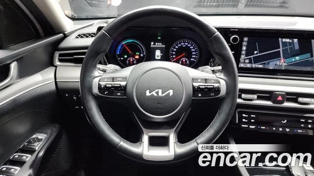 Kia K5 2022 — Photo 8/20