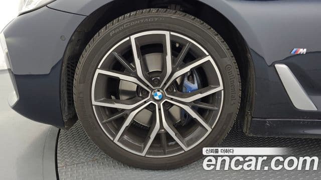 BMW 5 Series 2020 — ფოტო 5/20