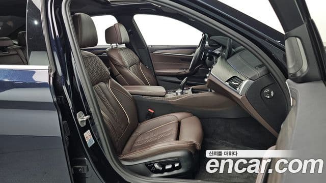 BMW 5 Series 2020 — ფოტო 10/20