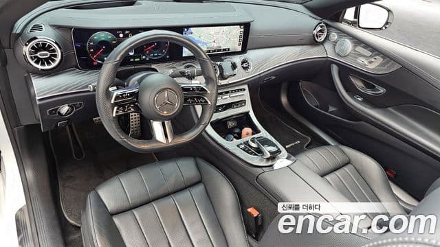 Mercedes-Benz E-Class 2021 — ფოტო 7/20