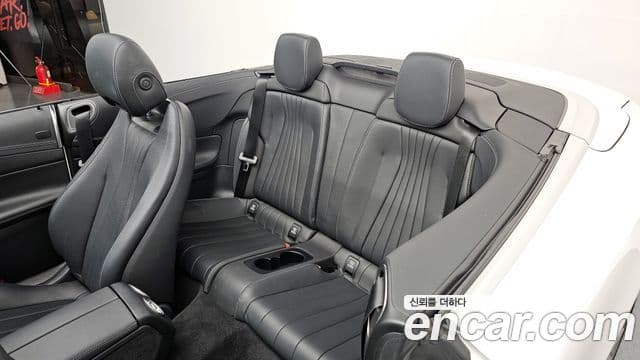 Mercedes-Benz E-Class 2021 — ფოტო 12/20