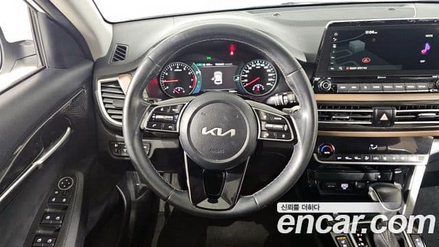 Kia Seltos 2022 — Şəkil 13/20