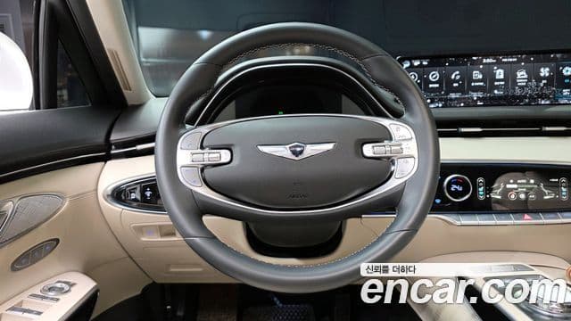 Genesis GV70 2023 — ფოტო 13/20