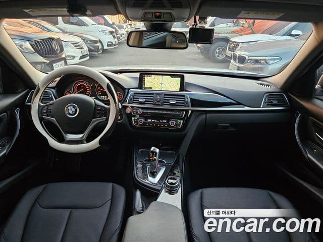 BMW 3 Series 2018 — ფოტო 20/20