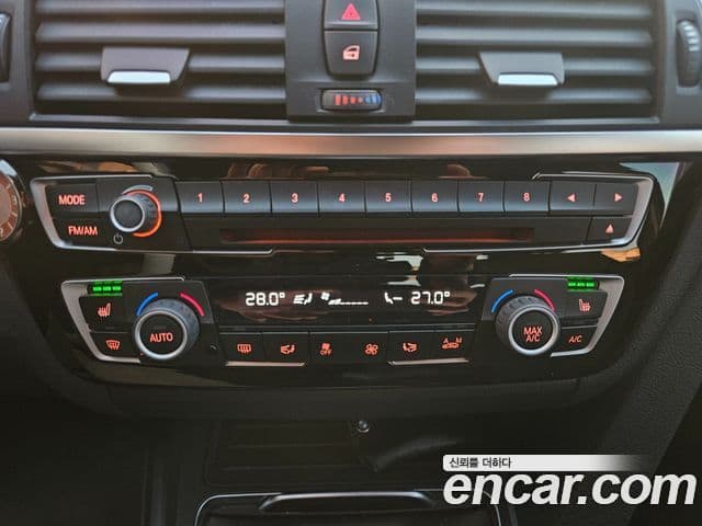BMW 3 Series 2018 — ფოტო 12/20