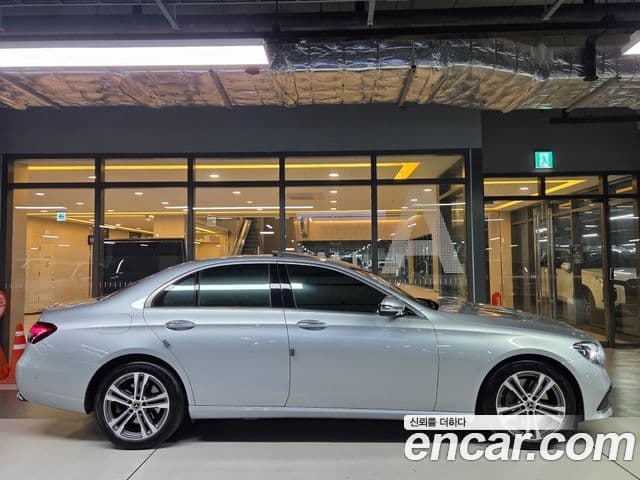 Mercedes-Benz E-Class 2022 — Şəkil 2/20