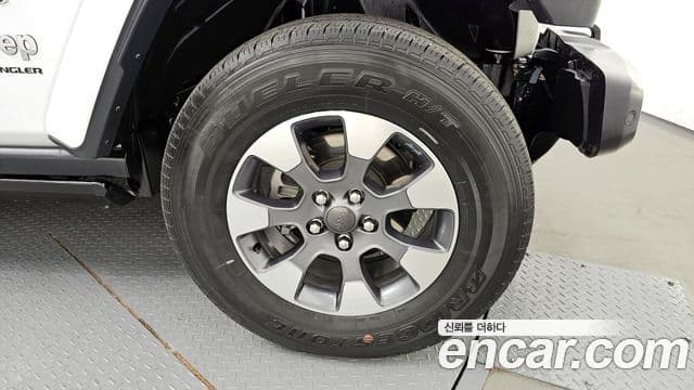 Jeep Wrangler 2023 — ფოტო 5/20