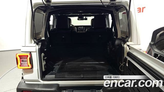 Jeep Wrangler 2023 — ფოტო 20/20