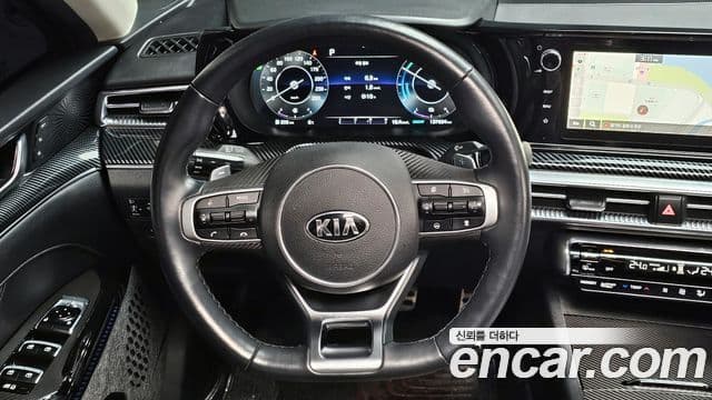 Kia K5 2020 — ფოტო 14/20