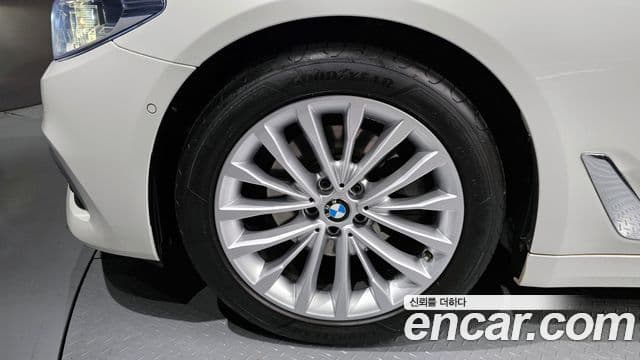 BMW 5 Series 2020 — фото 5 из 20