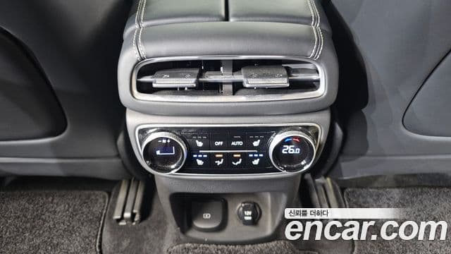 Genesis GV80 2022 — ფოტო 19/20