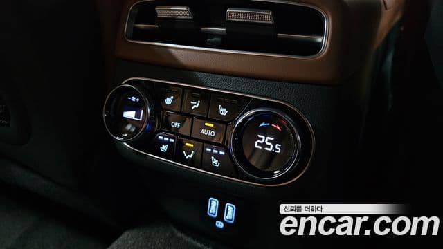Genesis GV70 2021 — Şəkil 17/20