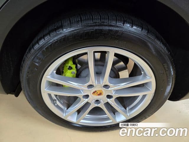 Porsche Cayenne 2020 — Photo 19/20