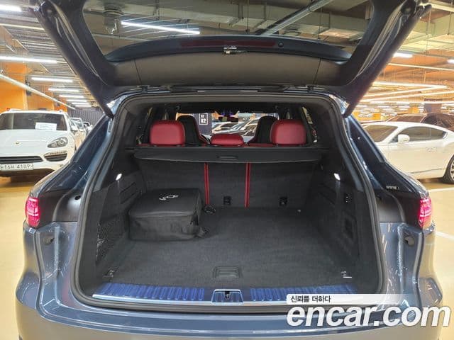 Porsche Cayenne 2020 — Photo 9/20