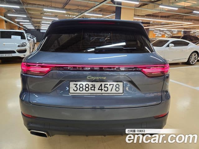 Porsche Cayenne 2020 — Photo 3/20