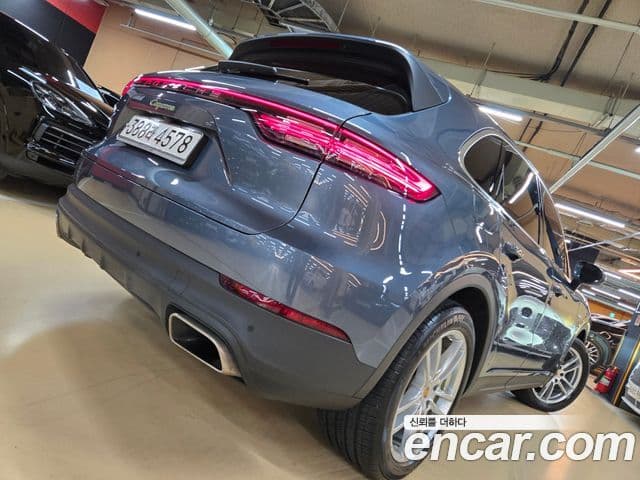 Porsche Cayenne 2020 — Photo 14/20