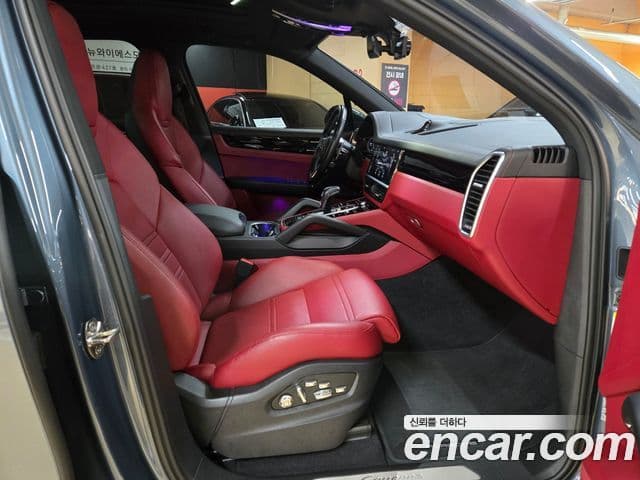 Porsche Cayenne 2020 — Photo 16/20