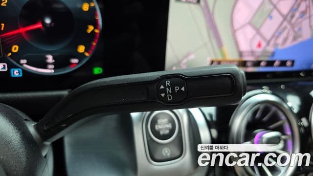 Mercedes-Benz GLB-Class 2021 — Photo 11/20