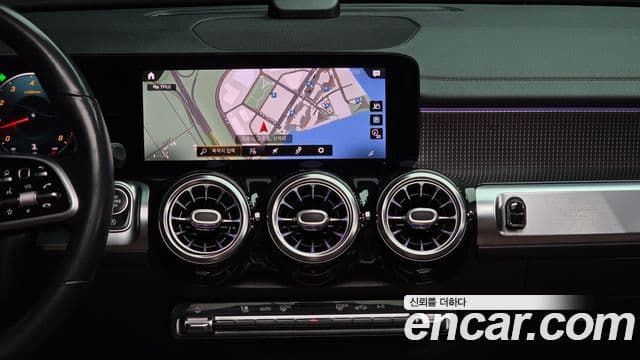 Mercedes-Benz GLB-Class 2021 — Photo 7/20