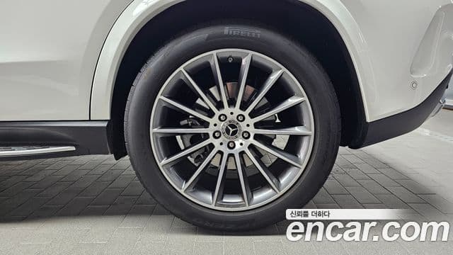 Mercedes-Benz GLE-Class 2025 — Photo 10/20