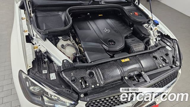 Mercedes-Benz GLE-Class 2025 — Photo 15/20