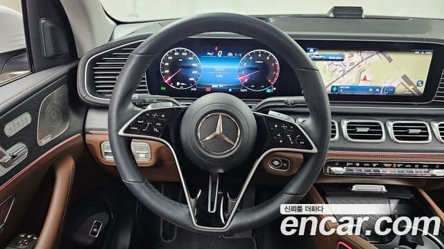 Mercedes-Benz GLE-Class 2025 — Photo 19/20