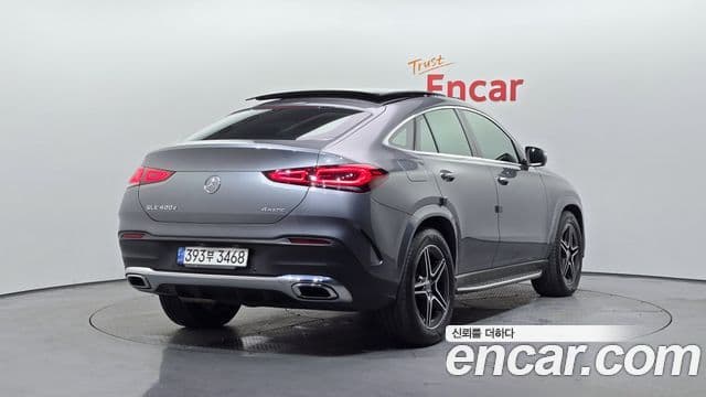 Mercedes-Benz GLE-Class 2021 — Фото 2/20