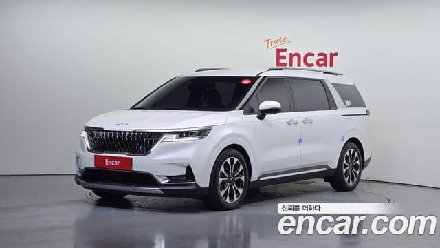 Kia Carnival 2021 — ფოტო 16/20