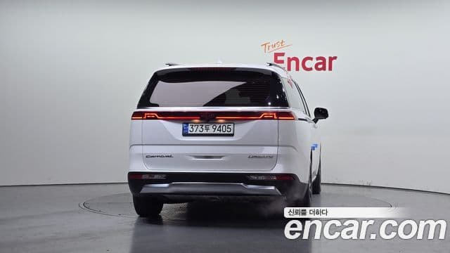 Kia Carnival 2021 — ფოტო 9/20