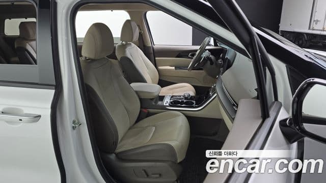 Kia Carnival 2021 — ფოტო 7/20