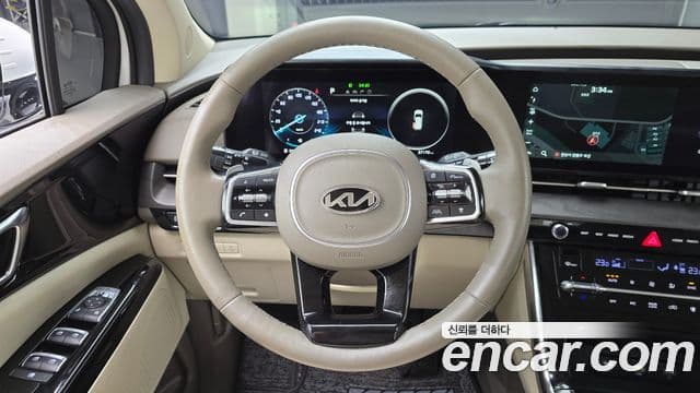 Kia Carnival 2021 — ფოტო 10/20