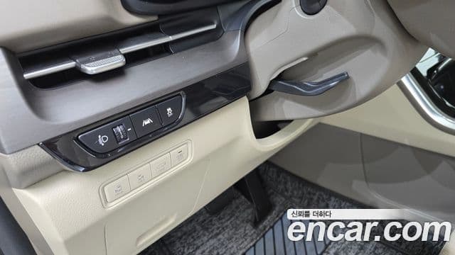 Kia Carnival 2021 — ფოტო 2/20
