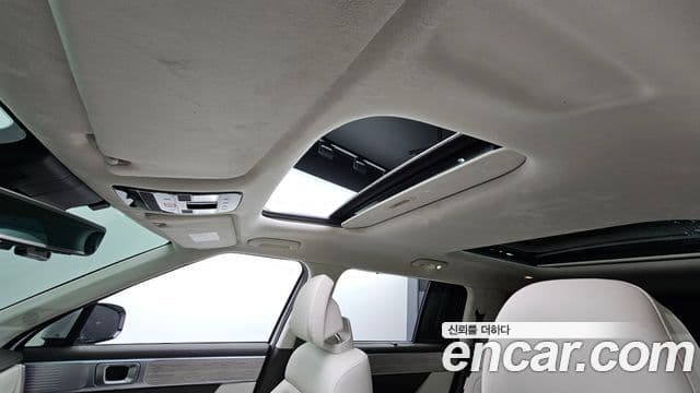Hyundai Santa Fe 2023 — ფოტო 11/20