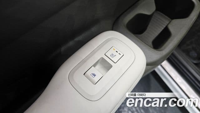 Hyundai Santa Fe 2023 — ფოტო 19/20