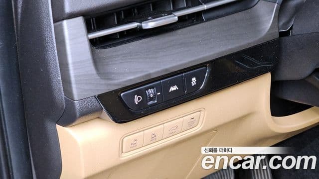 Kia Carnival 2021 — фото 14 из 20