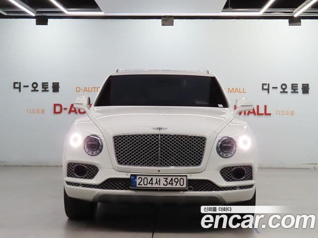 Bentley Bentayga 2018 — Şəkil 1/20