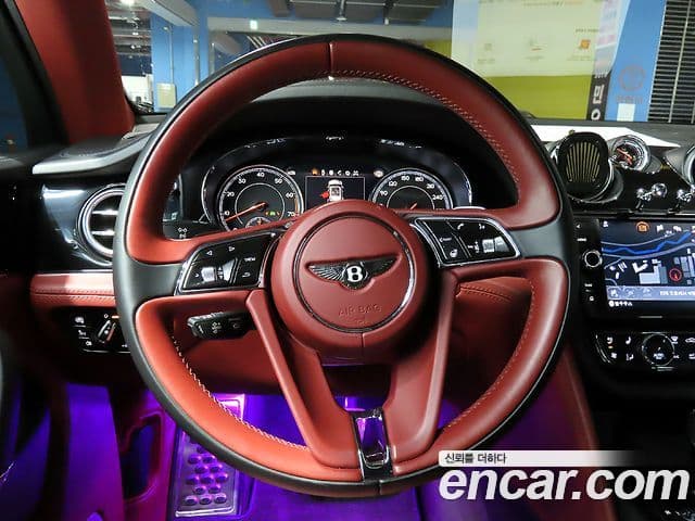 Bentley Bentayga 2018 — Şəkil 10/20