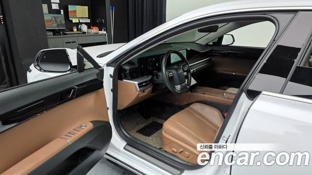 Hyundai Grandeur Hybrid 2023 — ფოტო 5/20