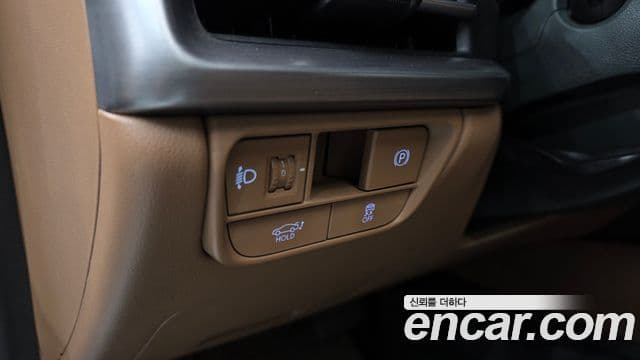 Hyundai Grandeur Hybrid 2023 — ფოტო 18/20