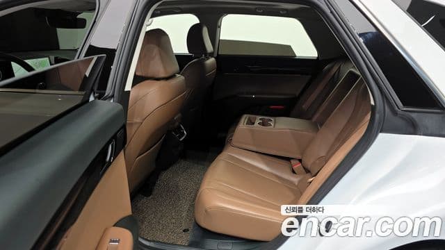 Hyundai Grandeur Hybrid 2023 — ფოტო 8/20
