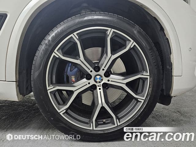 BMW X5 2021 — Photo 18/20