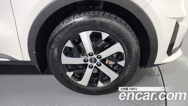 Kia Sorento 2021 — Фото 5/20