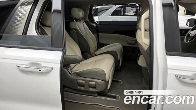 Kia Carnival 2024 — Фото 12/20