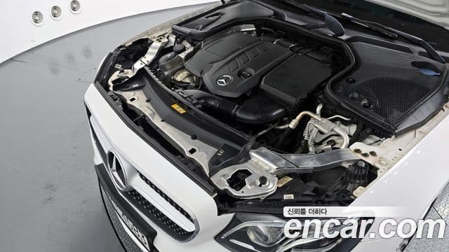 Mercedes-Benz E-Class 2019 — Şəkil 14/20