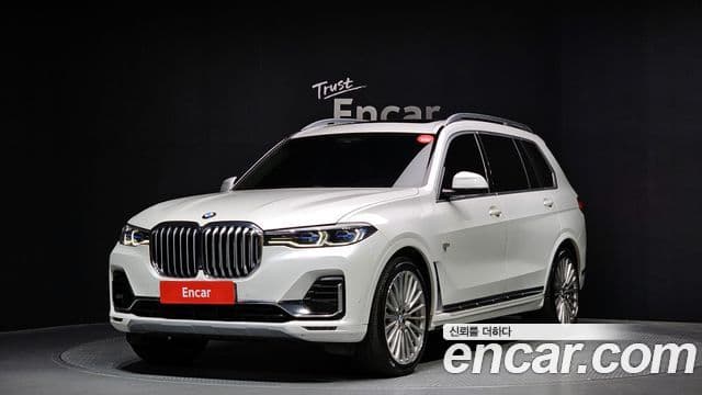 BMW X7 2021 — Фото 1/20