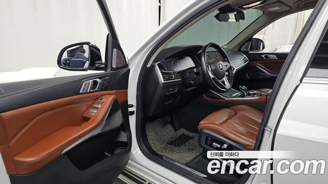 BMW X7 2021 — Фото 10/20