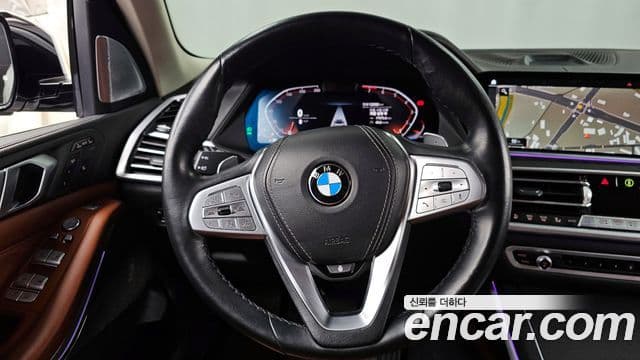 BMW X7 2021 — Фото 13/20