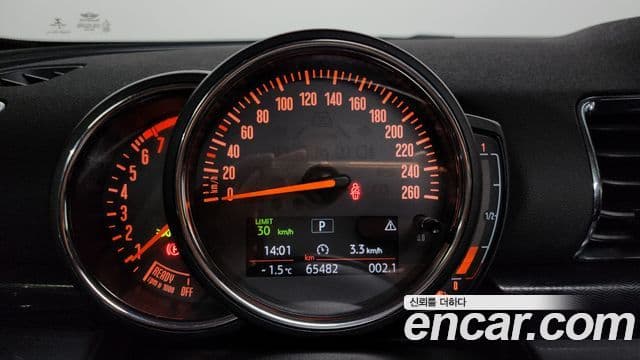 Mini Cooper Clubman 2021 — Фото 8/20