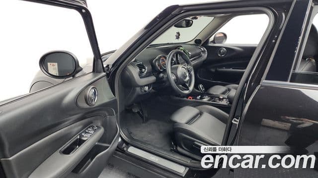Mini Cooper Clubman 2021 — Фото 10/20