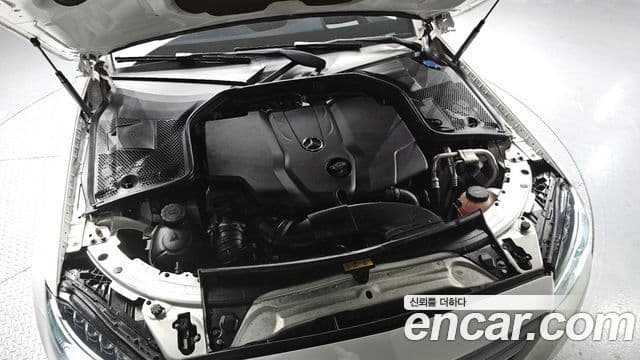 Mercedes-Benz C-Class 2018 — Şəkil 12/20